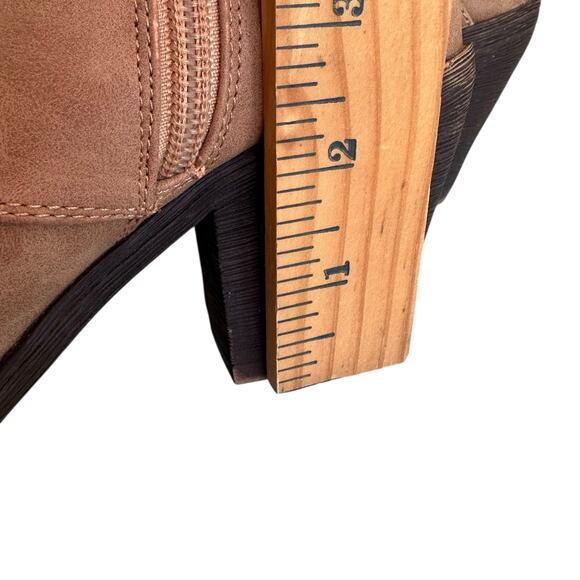 Womens Ankle Boot Size 7.5 Tan Short Heel - Picture 6 of 8